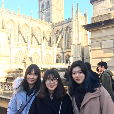 Students with Bath Abbey in background