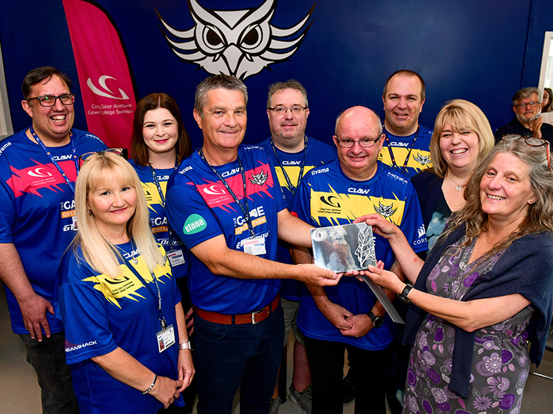 Esports team with their Pearson National Teaching Award