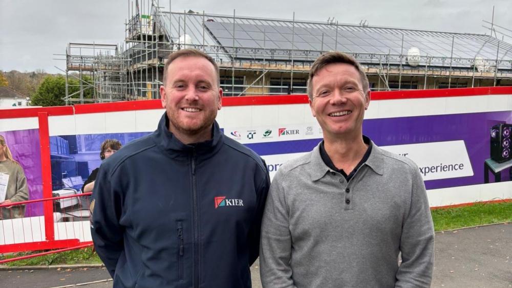 Cyn-fyfyrwyr yn chwarae rôl allweddol yng ngwaith ailddatblygu Gorseinon