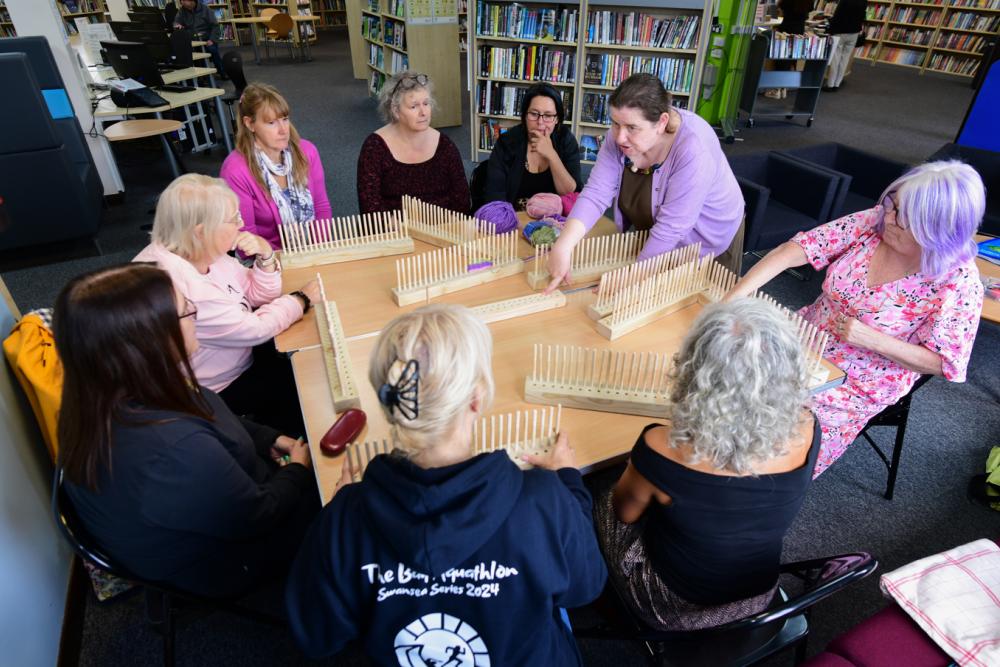 Peg weaving Gorseinon library 