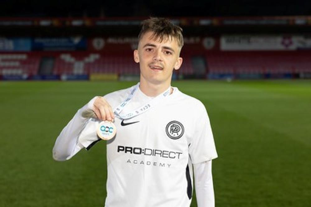 Former Sport student signs with Swans