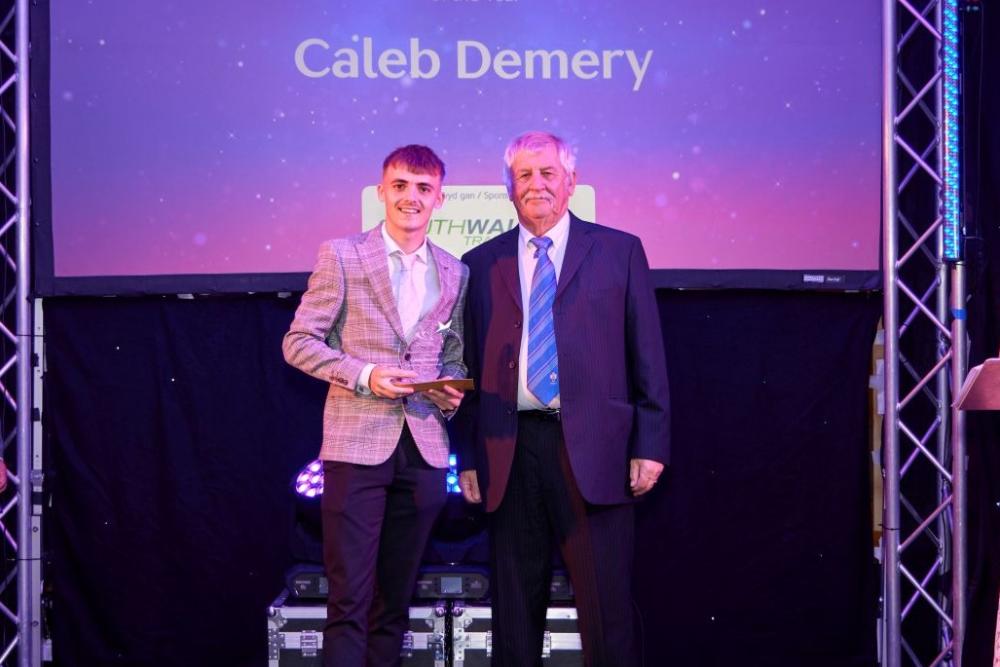 Former Sport student signs with Swans