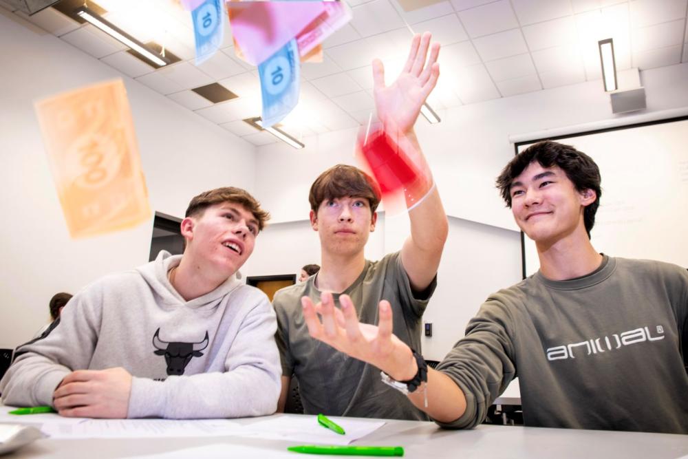 Myfyrwyr yn cymryd y camau cyntaf tuag at y prifysgolion gorau 