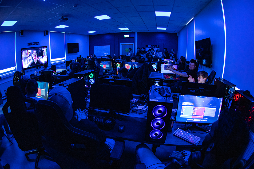 Students participate in first GCS Owls Esports Bootcamp | Gower College ...